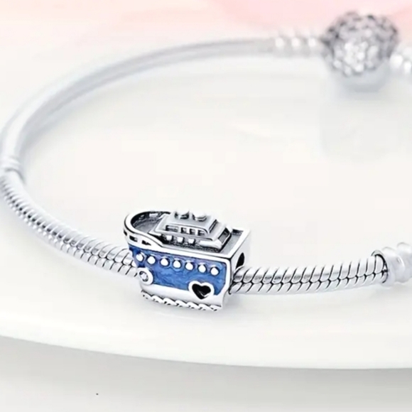 New 2023 Cruise Ship Charm Anchor, Hearts, Waves. 925 Sterling Silver. - Picture 4 of 4